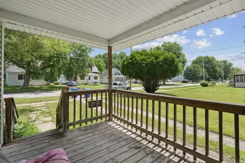 140 2nd Avenue NW Oelwein IA 50662
