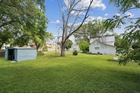 140 2nd Avenue NW Oelwein IA 50662
