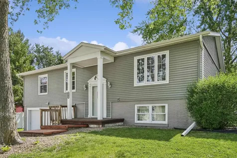 4202 Cardinal Drive Cedar Falls IA 50613