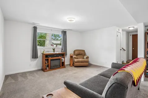 4202 Cardinal Drive Cedar Falls IA 50613