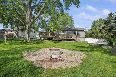 4202 Cardinal Drive Cedar Falls IA 50613