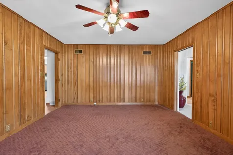 221 Byrnes Drive Waterloo IA 50701