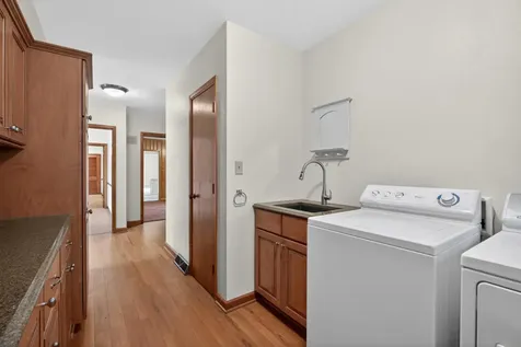 221 Byrnes Drive Waterloo IA 50701