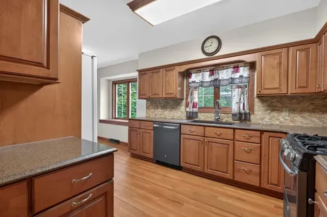 221 Byrnes Drive Waterloo IA 50701
