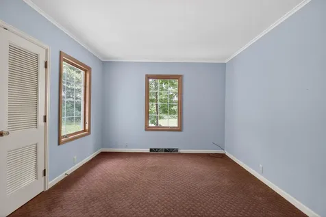 221 Byrnes Drive Waterloo IA 50701