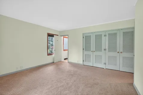 221 Byrnes Drive Waterloo IA 50701