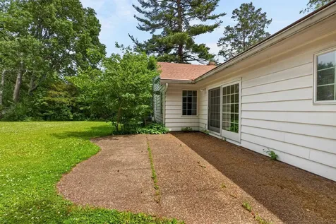 221 Byrnes Drive Waterloo IA 50701