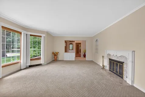 221 Byrnes Drive Waterloo IA 50701