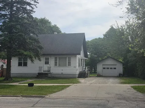 712 3rd Avenue NE Independence IA 50644