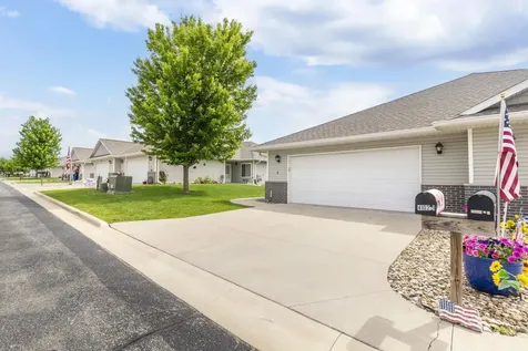4102 Legacy Lane Cedar Falls IA 50613