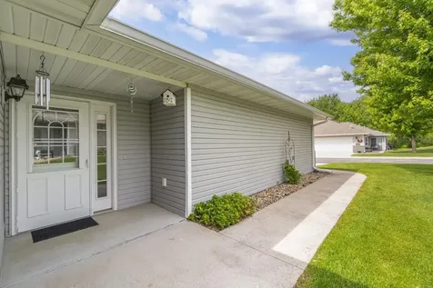 4102 Legacy Lane Cedar Falls IA 50613