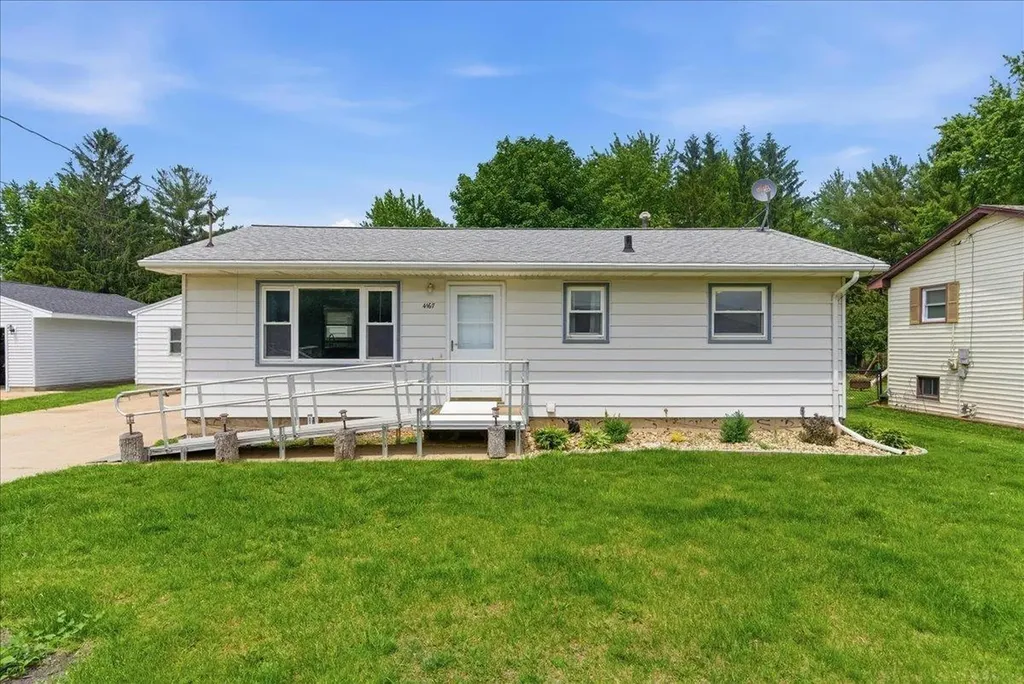 4167 North Avenue Waterloo IA 50702