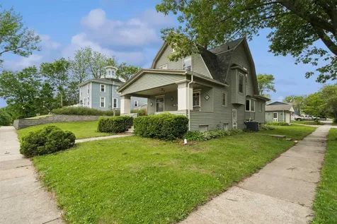 1703 Tremont Street Cedar Falls IA 50613