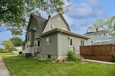 1703 Tremont Street Cedar Falls IA 50613