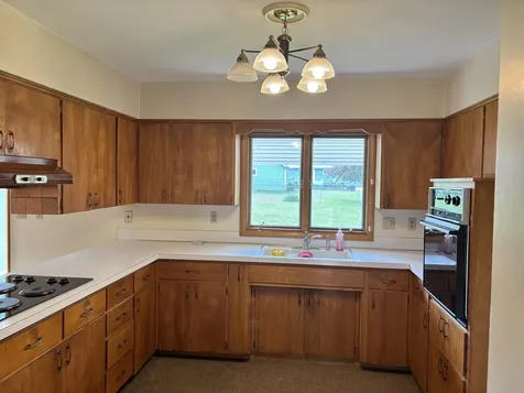 2620 Crestline Avenue Waterloo IA 50702