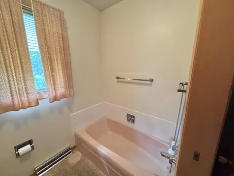 2620 Crestline Avenue Waterloo IA 50702
