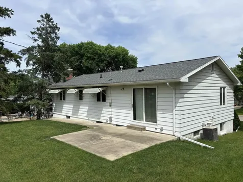2620 Crestline Avenue Waterloo IA 50702