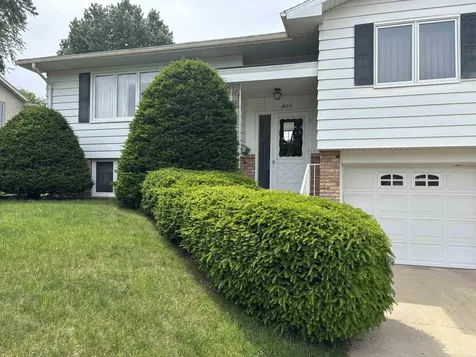 2620 Crestline Avenue Waterloo IA 50702