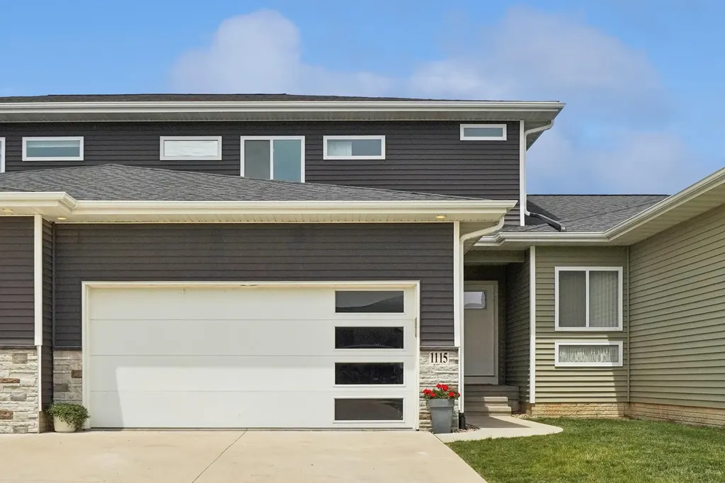 1115 Loren Drive Cedar Falls IA 50613