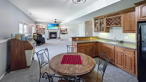 2703 Glen Oaks Drive Cedar Falls IA 50613