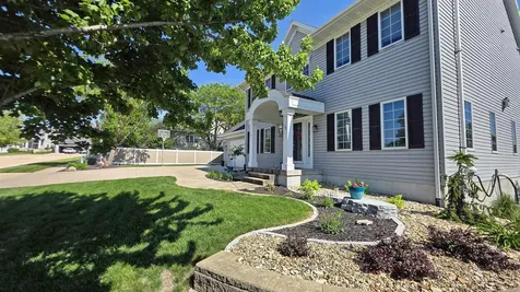 2703 Glen Oaks Drive Cedar Falls IA 50613