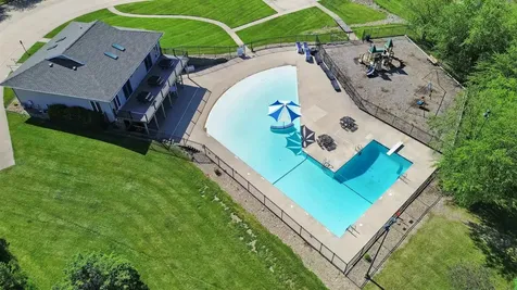 2703 Glen Oaks Drive Cedar Falls IA 50613
