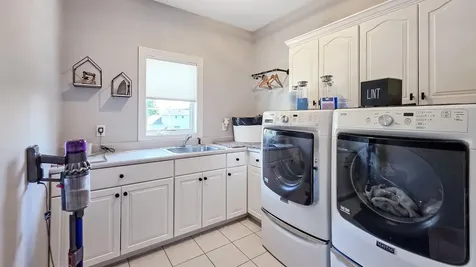 2703 Glen Oaks Drive Cedar Falls IA 50613