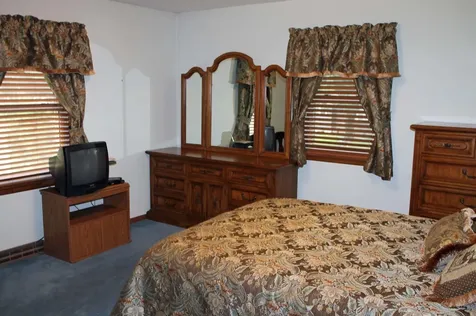 602 E Sunrise Street New Hampton IA 50659