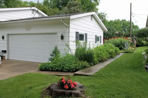 602 E Sunrise Street New Hampton IA 50659