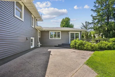 1029 W 13 Street Cedar Falls IA 50613