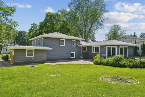 1029 W 13 Street Cedar Falls IA 50613