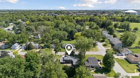 1029 W 13 Street Cedar Falls IA 50613
