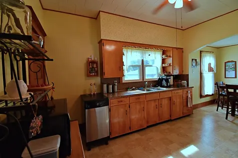 619 SE 3rd Street Independence IA 50644