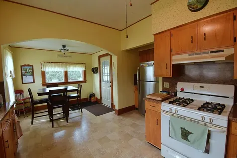 619 SE 3rd Street Independence IA 50644