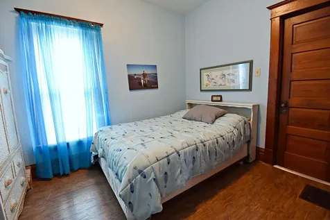 619 SE 3rd Street Independence IA 50644