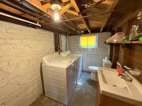 619 SE 3rd Street Independence IA 50644