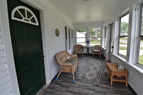 619 SE 3rd Street Independence IA 50644