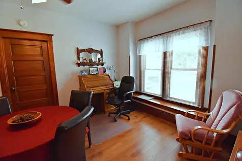 619 SE 3rd Street Independence IA 50644