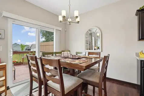 1317 Hummingbird Circle Waterloo IA 50702