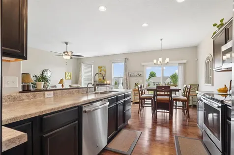 1317 Hummingbird Circle Waterloo IA 50702