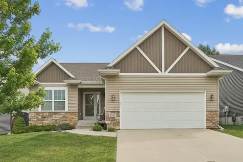 1317 Hummingbird Circle Waterloo IA 50702