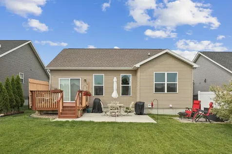 1317 Hummingbird Circle Waterloo IA 50702