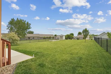 1317 Hummingbird Circle Waterloo IA 50702