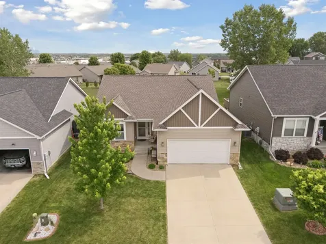 1317 Hummingbird Circle Waterloo IA 50702