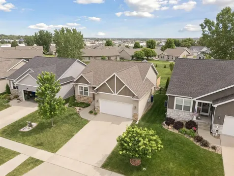 1317 Hummingbird Circle Waterloo IA 50702