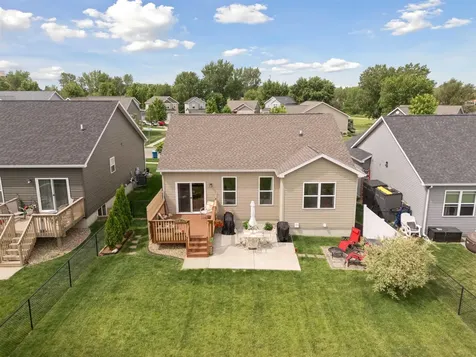 1317 Hummingbird Circle Waterloo IA 50702