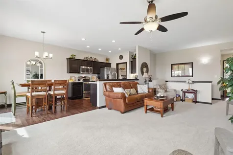 1317 Hummingbird Circle Waterloo IA 50702