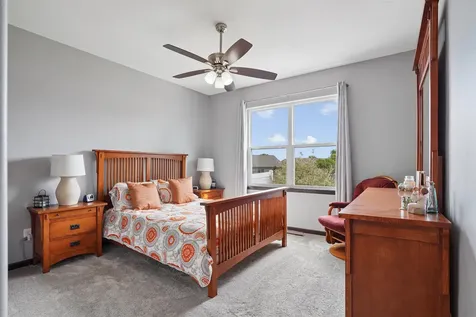 1317 Hummingbird Circle Waterloo IA 50702