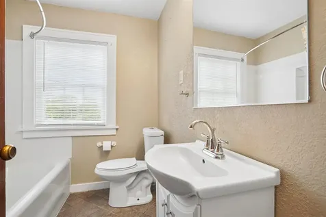 125 Home Park Boulevard Waterloo IA 50701