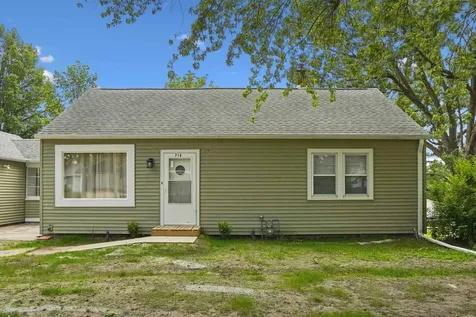 716 W 18th Street Cedar Falls IA 50613